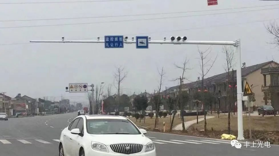 丰上光电环保补光灯助力常德道路监控项目