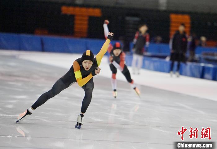 吉林省青少年速度滑冰锦标赛在省速滑馆开赛