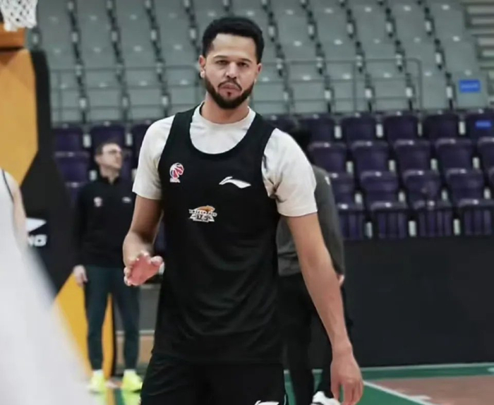 北京力克辽宁 双外援低迷致溃败