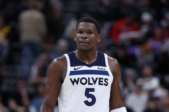 火箭队伤病潮暴露控卫短板 影响季后赛前景