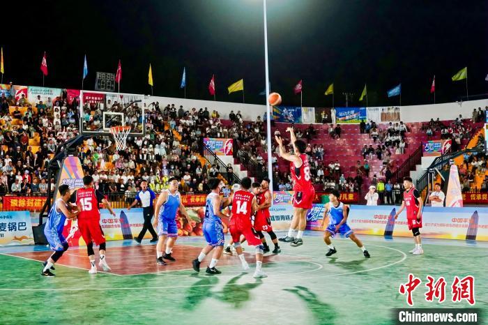 银川夜色下原州村BA开赛：以火热村BA 清凉游六盘